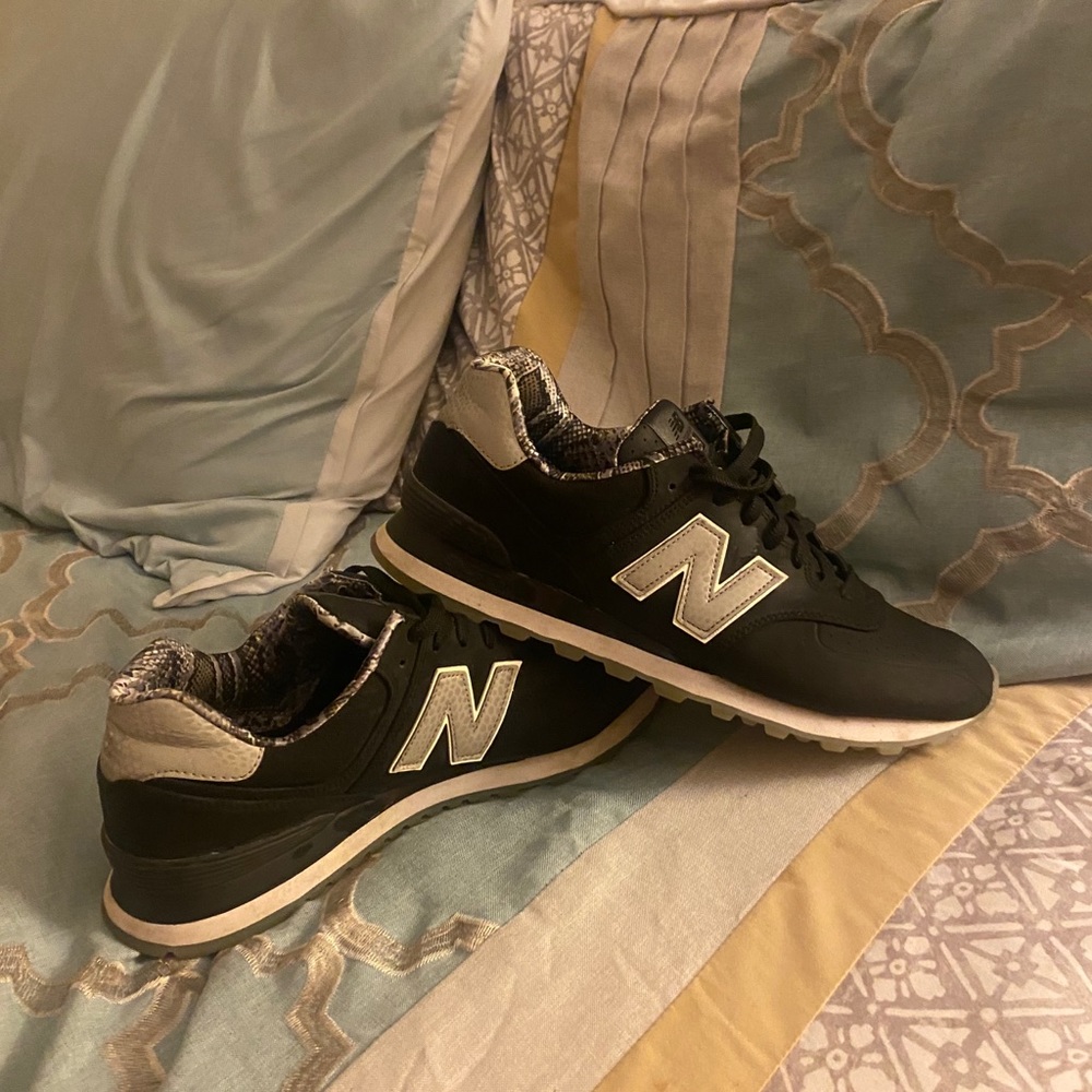 Men’s size 10 new balance shoes